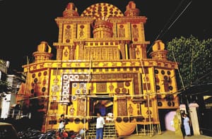 To see the beauty of 'wood art', come to Darbhanga.