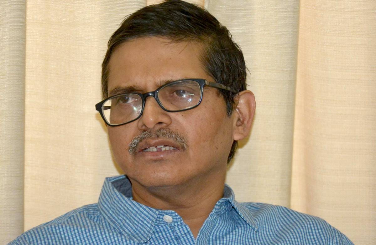 amitabh thakur alleged chandauli police for corruption.