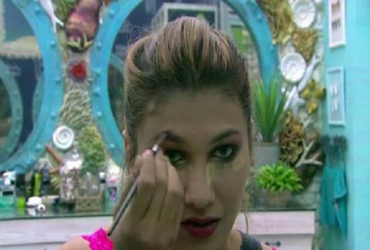 bigg boss 12: anup jalota says to jasleen play your game in bigg boss house