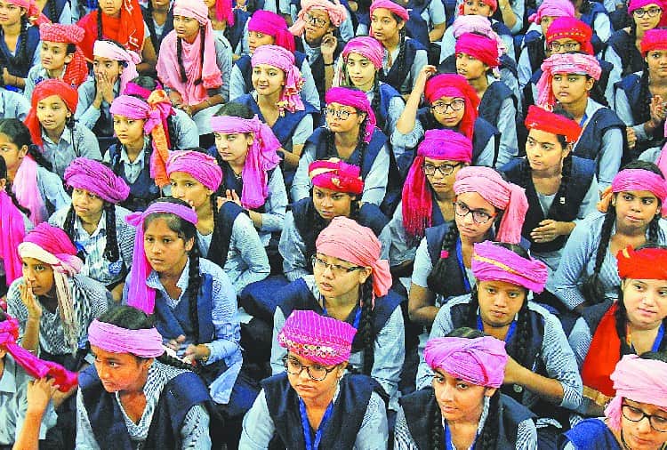 International Girl Child Day Celebration by 2000 Girls by Wearing Pink Turbon