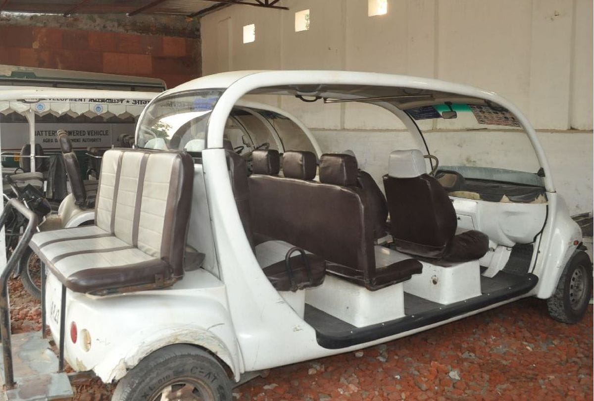 Golf carts on the Taj Mahal can be privatized