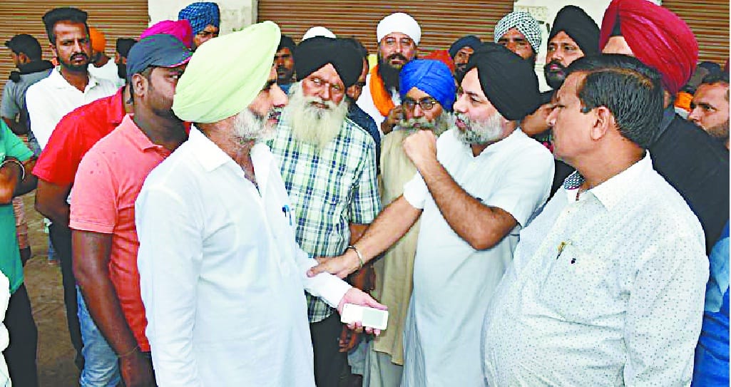 Disputes among Farmers Union in Rudrapur, Paddy sell
