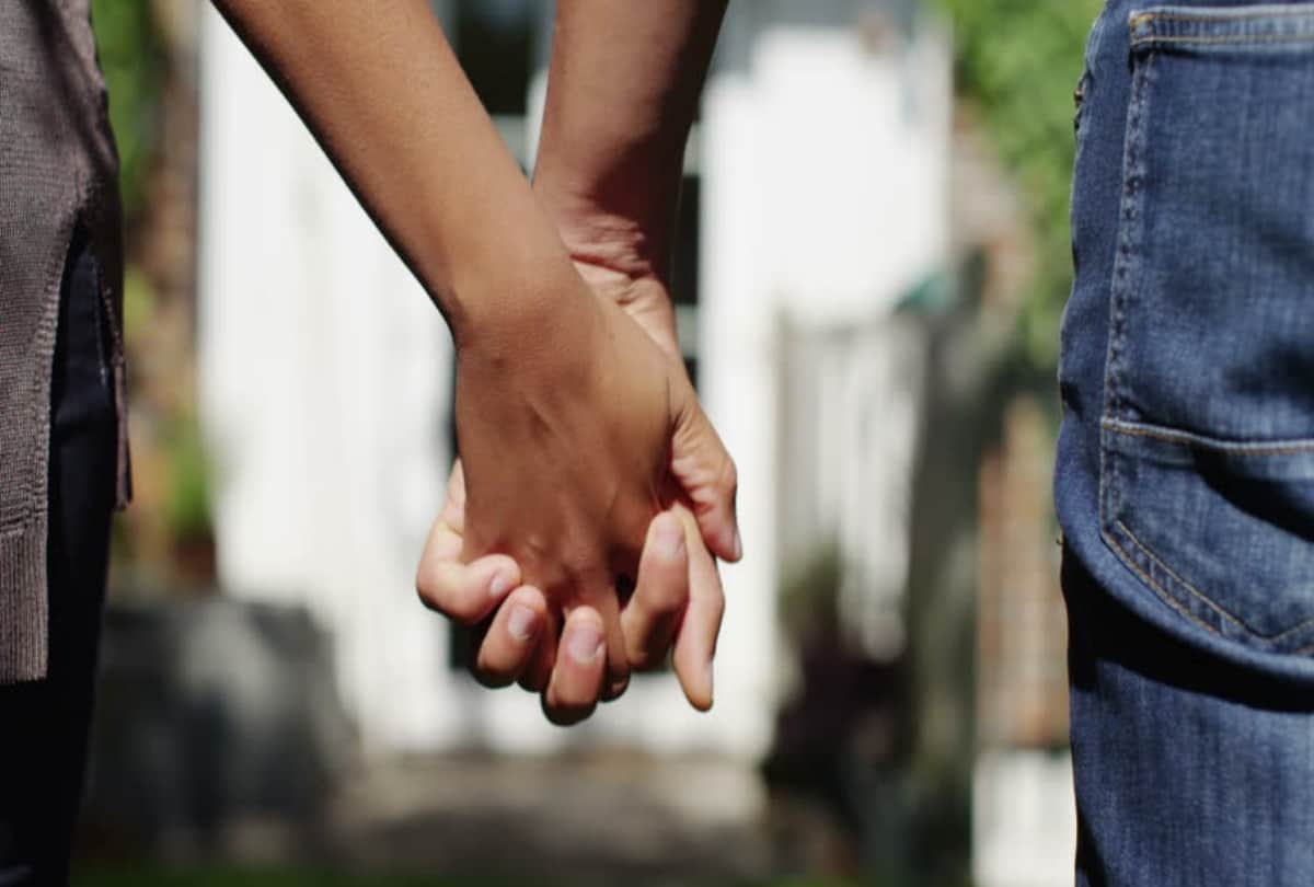 Villagers caught love couples and do marriage