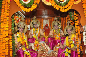 bhavy nikli ramji ki savari