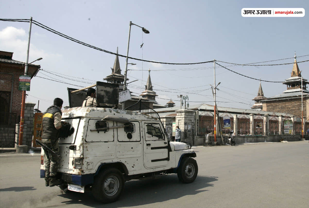 Separatist leaders call for Kashmir bandh on miltant manan wani death in srinagar on friday
