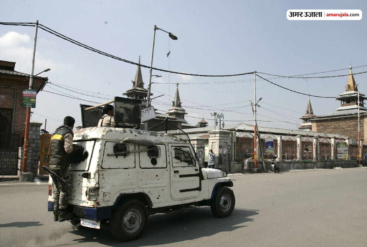 Separatist leaders call for Kashmir bandh on miltant manan wani death in srinagar on friday