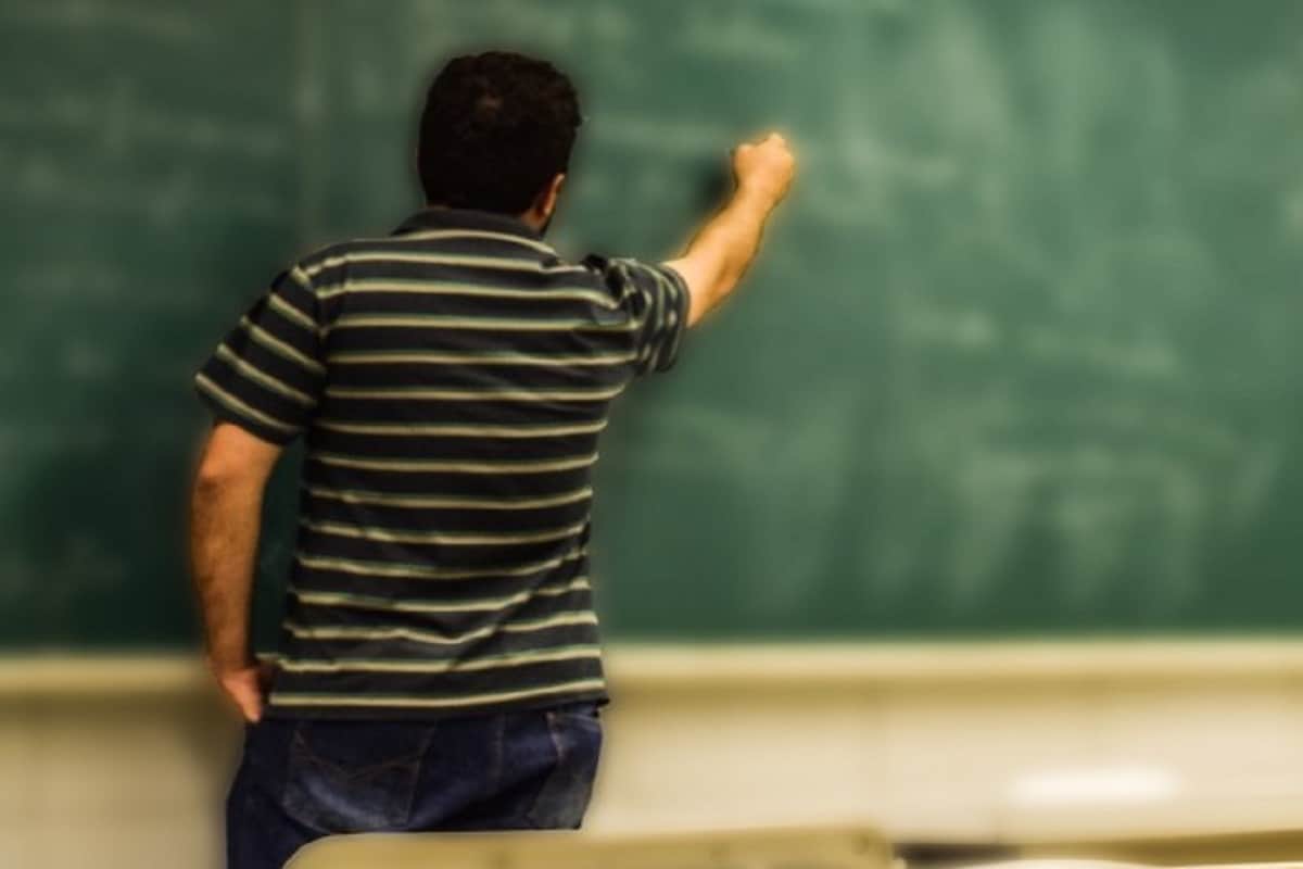 Para Teachers Jharkhand Strike Hindi News Bokaro Crpf Jawans Teaching Children in Schools