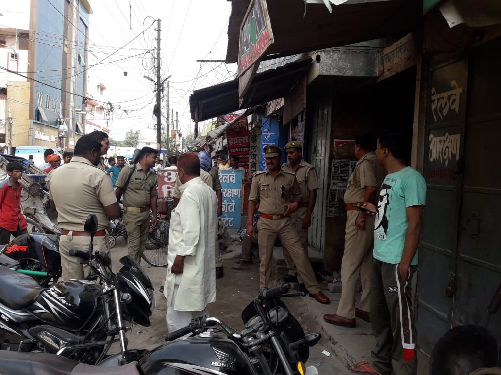 Man deadbody found from ballia hotel