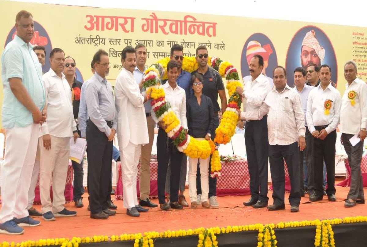 Historical honors of international players of Agra