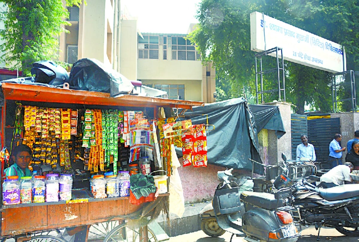 Paan-masala and cigarettes are being sold near hospitals and vidhan bhavan