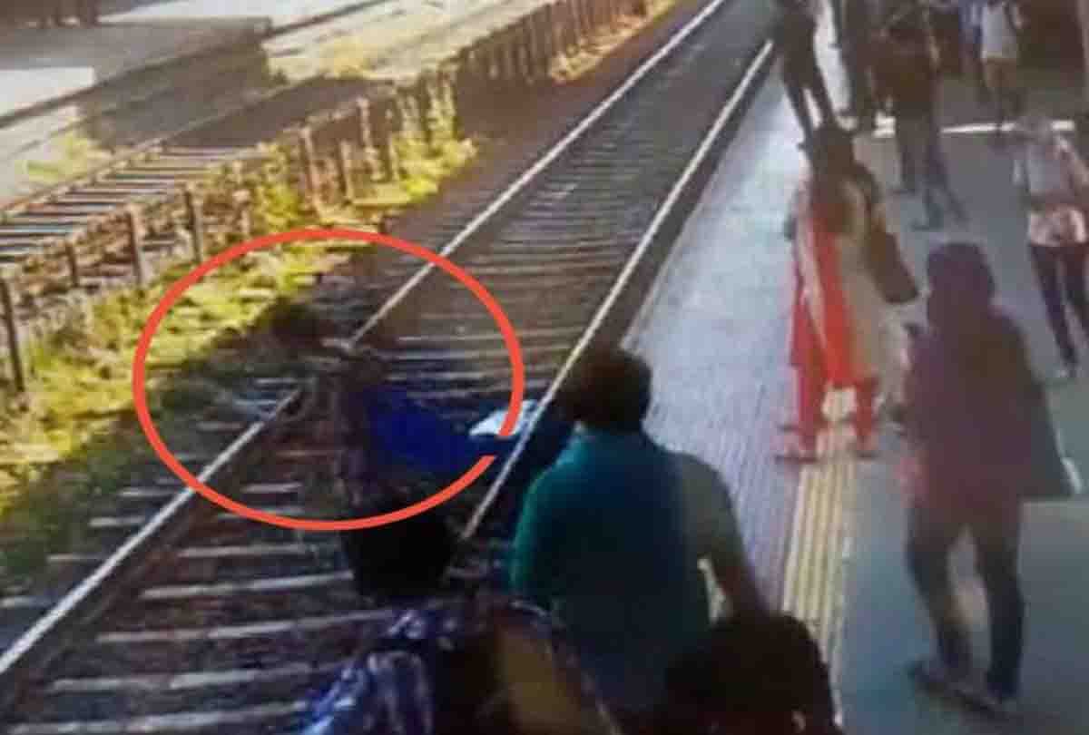 Women try to commit suicide at Kanpur Central station