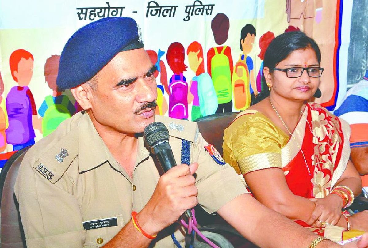 Police kee Pathshala amar ujala event at daudayal pg collage firozabad