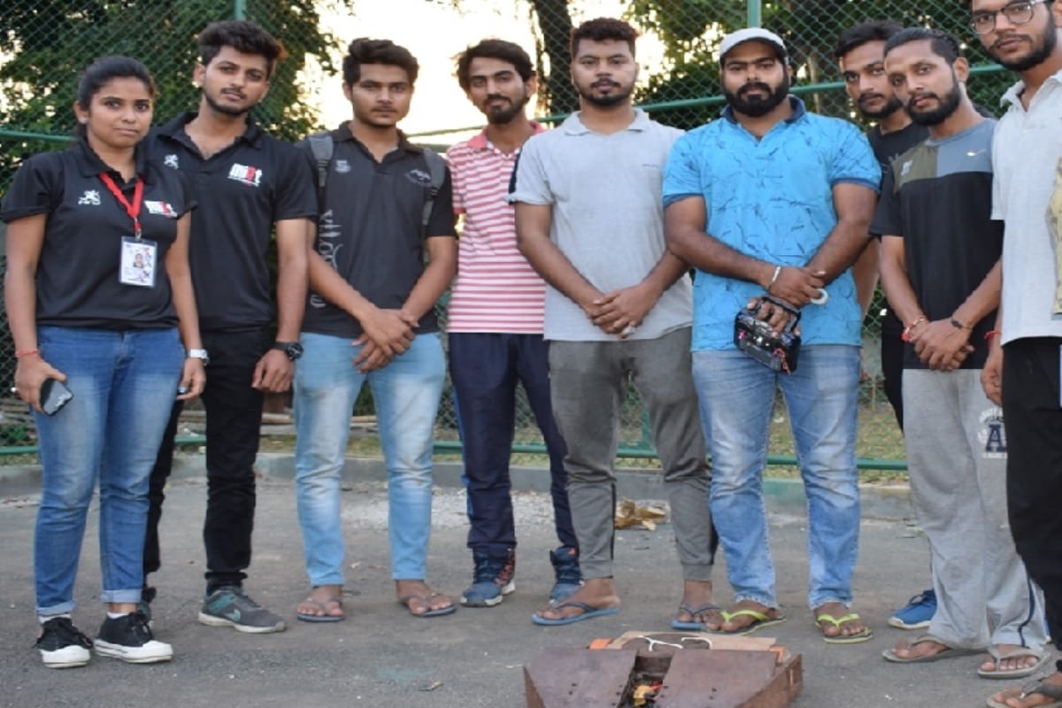 Engineering students created unique robot will help in fire extinguishing