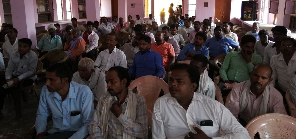 सांसद ने अनुपस्थित अधिकारियों की मांगी सूची