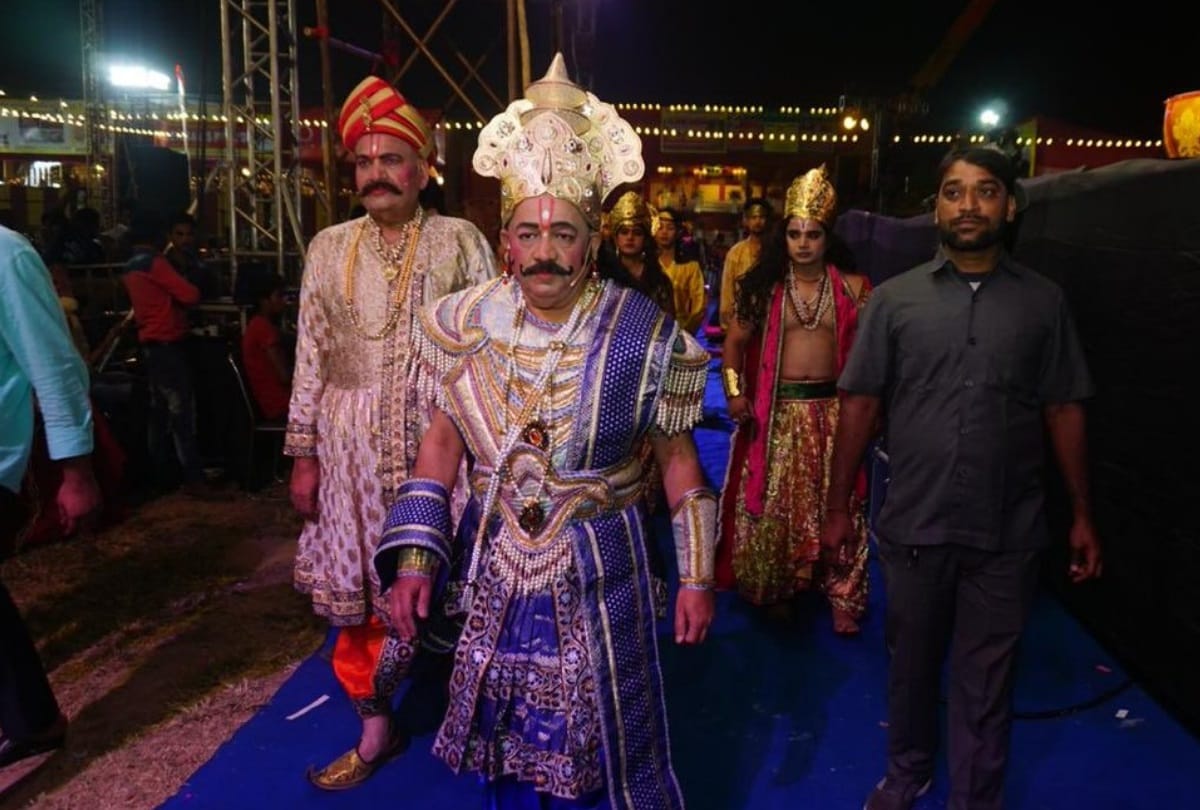 lav kush ramlila union minister dr harsh vardhan as janak says i am amazed to see myself as janak