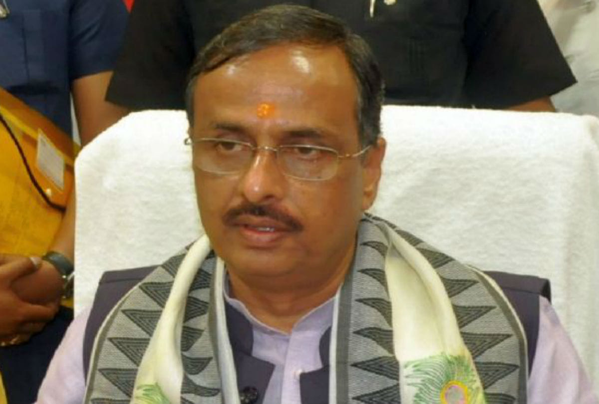 up deputy cm dinesh sharma slams yashwant and shatrughan sinha in agra