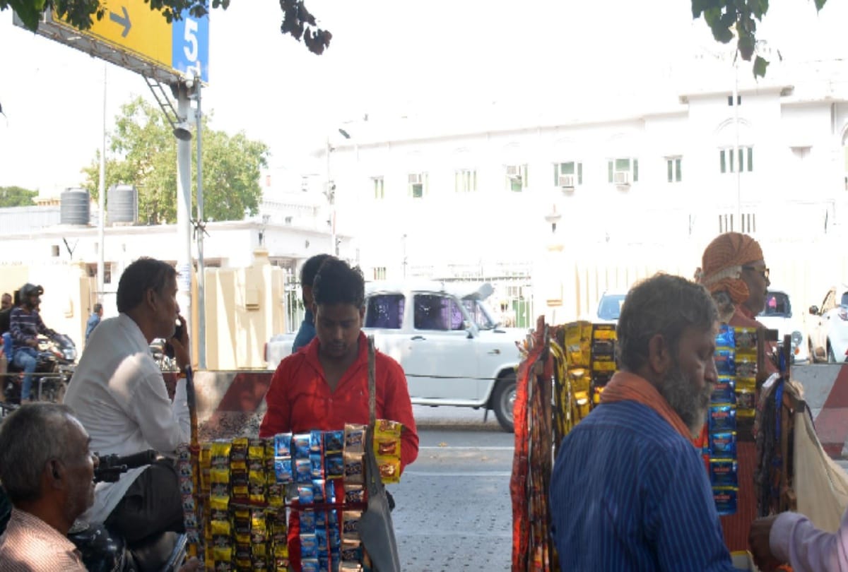 Paan-masala and cigarettes are being sold near hospitals and vidhan bhavan
