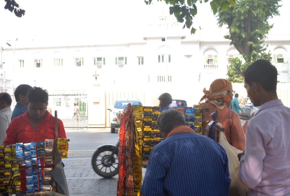 Paan-masala and cigarettes are being sold near hospitals and vidhan bhavan