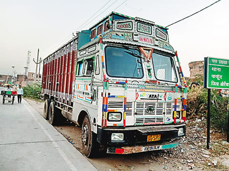 Truck loaded with water from West Bengal got empty in Bhagyanagar