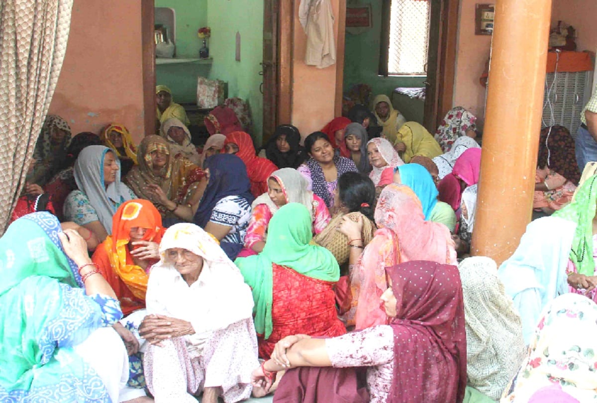 Elderly couple murder in greater noida, horribleness in villagers