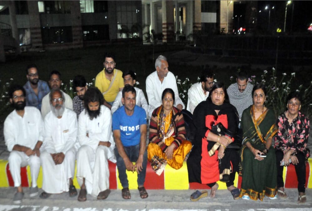 Saint GopalDas supporter protest start in rishikesh aiims 