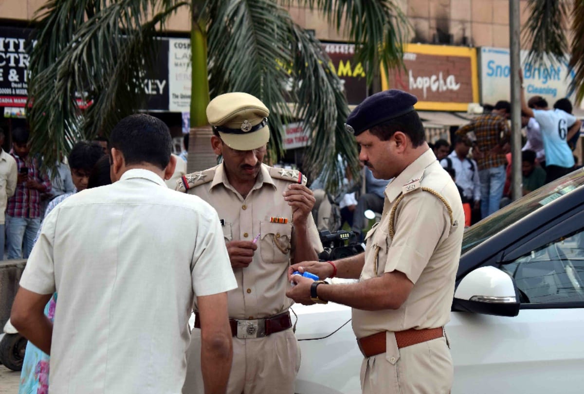 Public making Video in Gurugram Firing Case shot Judge Wife And Son