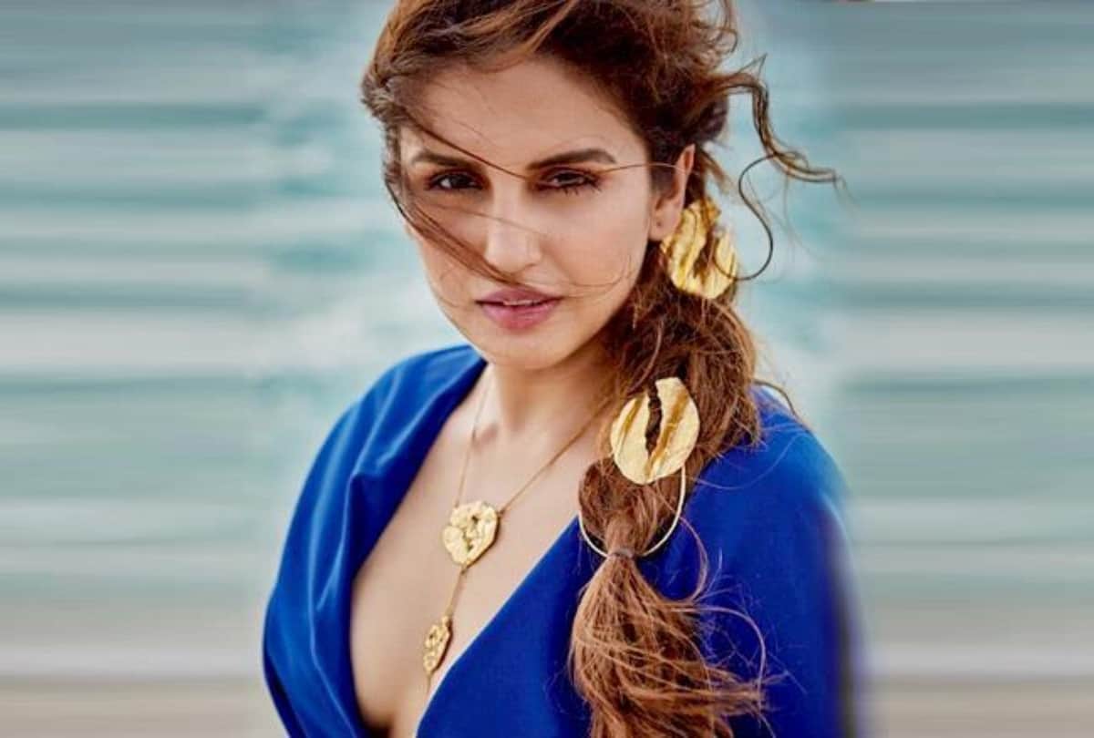 huma qureshis glamorous look for army of the dead in hindi
