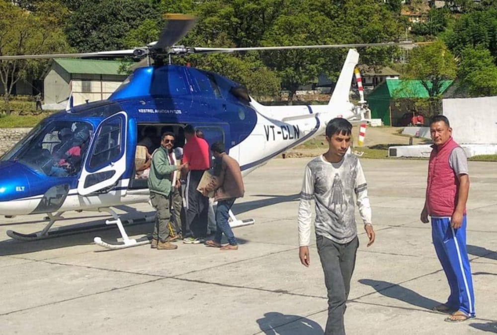 Ration distribution from Helicopter in dharchula after High court order