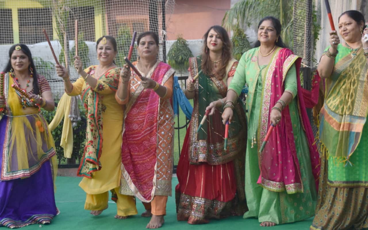 Meerut Women rocks in the garba dandiya celebration in Navratri  pictures are proof