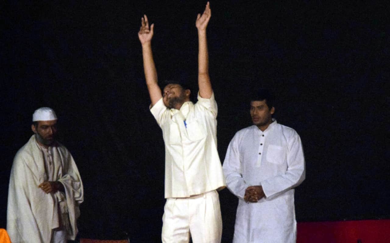 IPta Artists from Delhi and Mumbai Played various roles on stage point out social evils