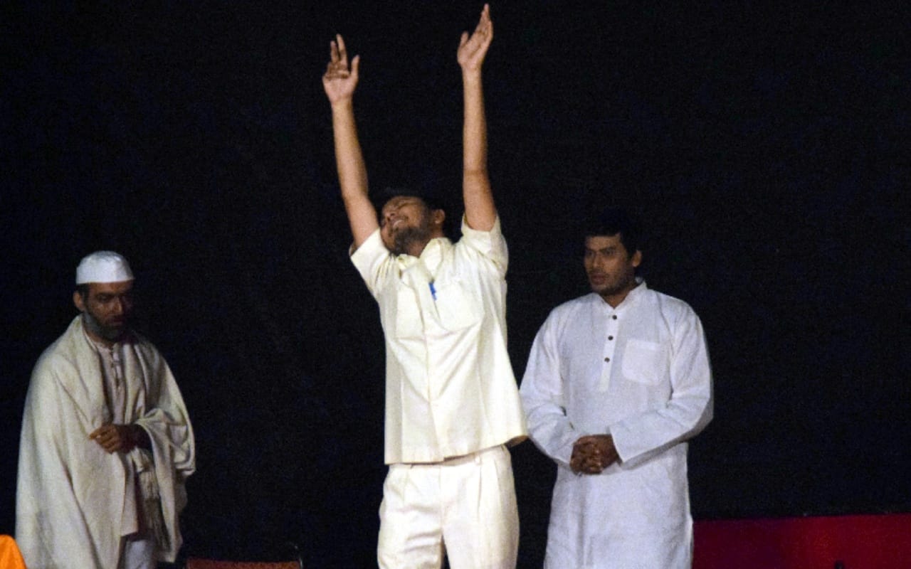 IPta Artists from Delhi and Mumbai Played various roles on stage point out social evils