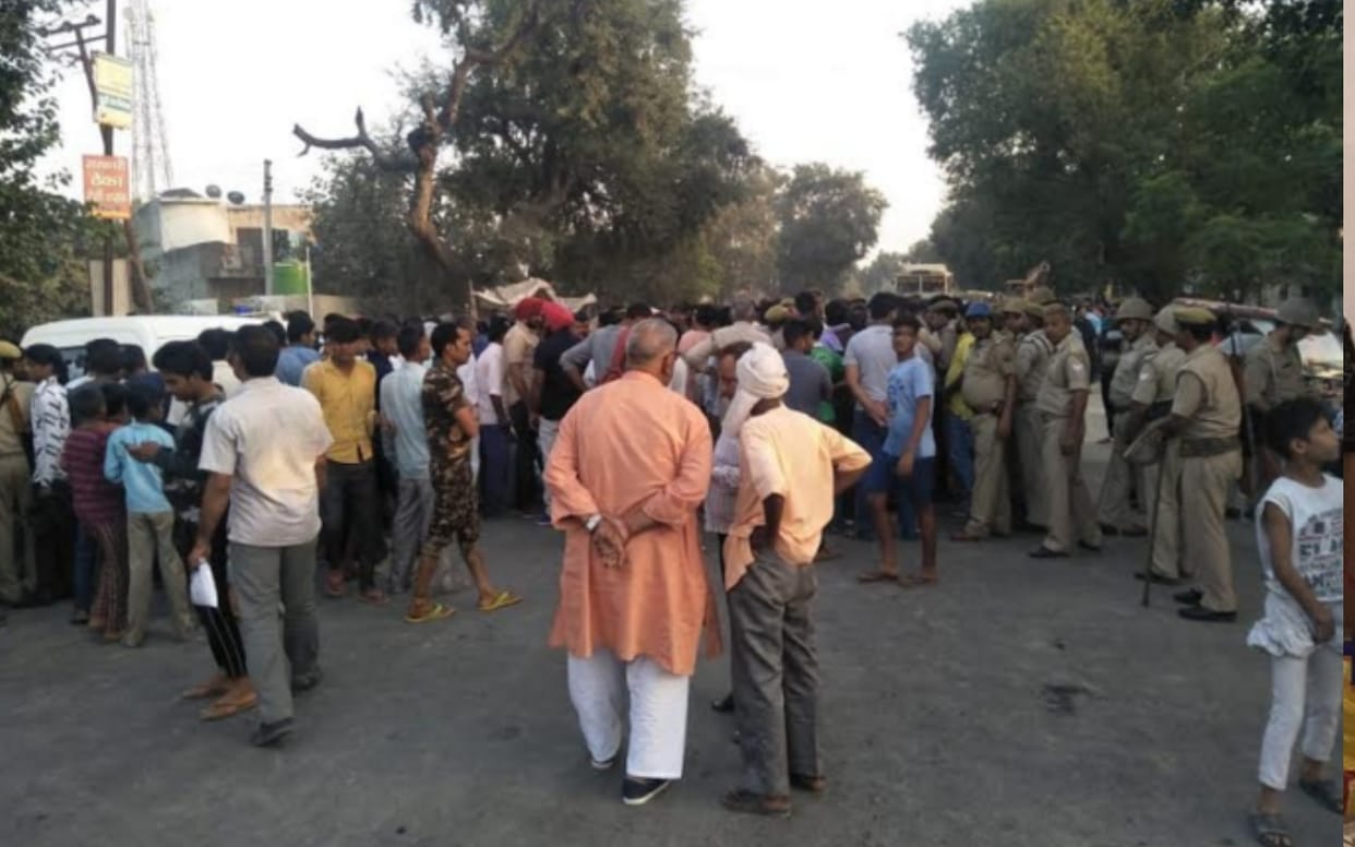 delhi police constable shot dead by unknown badmash in meerut