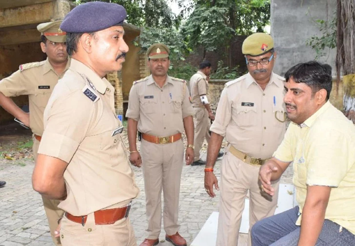 constable Sandeep Yadav suicide in hardoi