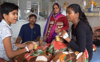 Girl students sick from viral fever in navodaya vidyalaya at azamgarh