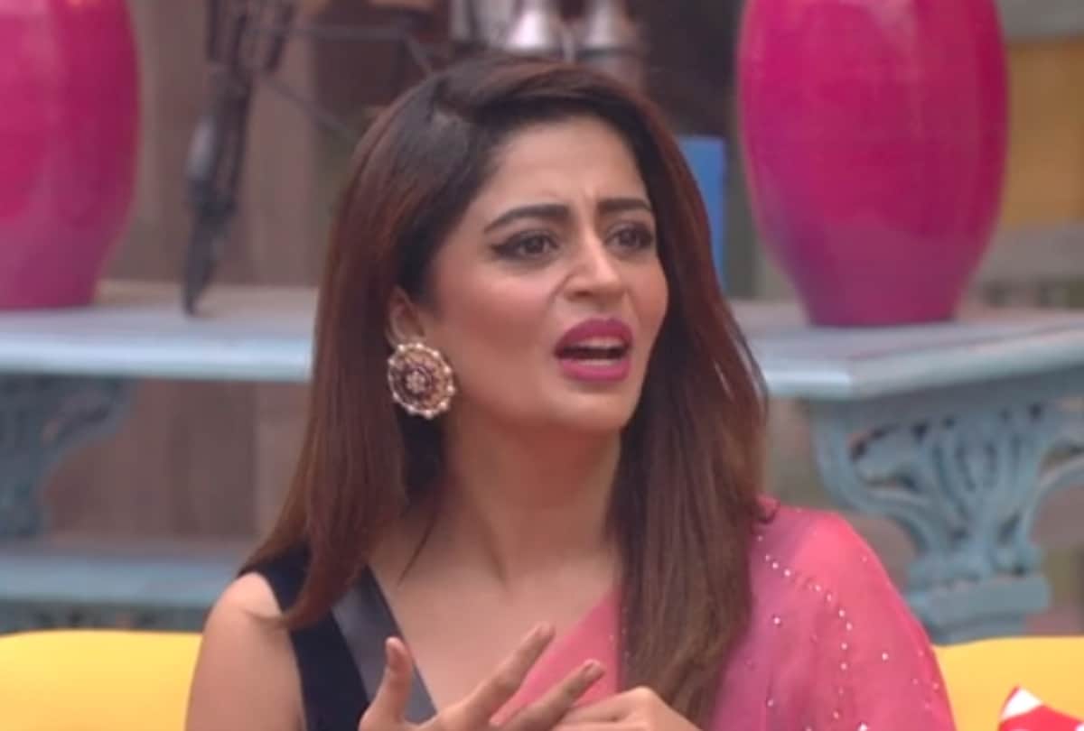 bigg boss 12 neha pendse takes dipika kakkar