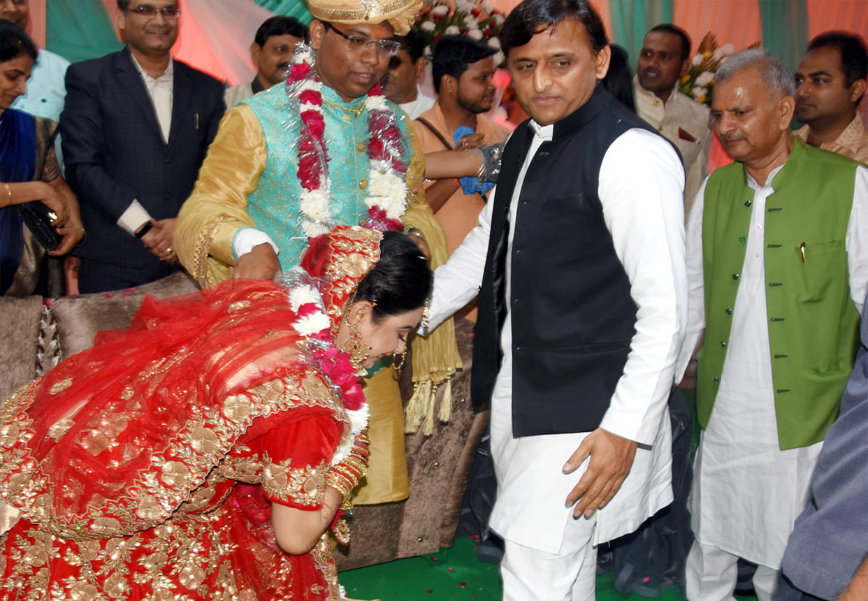 akhilesh yadav targets bjp on various issue in kanpur
