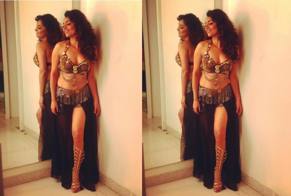 Ankita Lokhande hot avatar at Zee Rishtey Awards will blow your mind