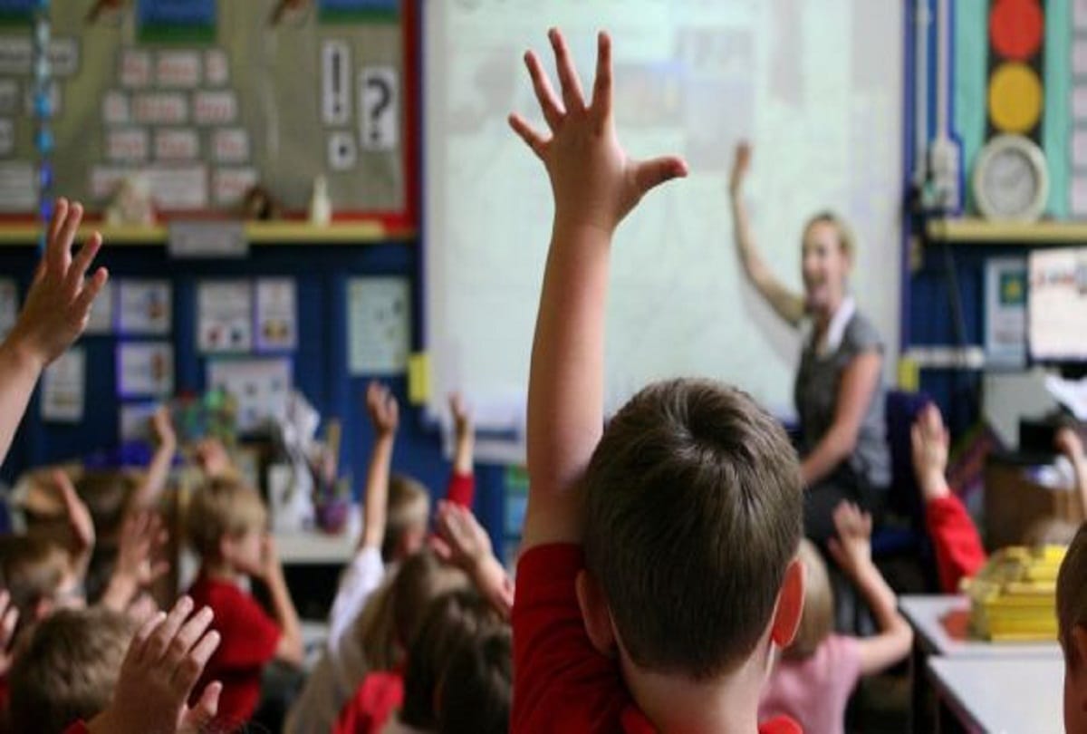 your child going to school or walking anywhere else, follow through this app.