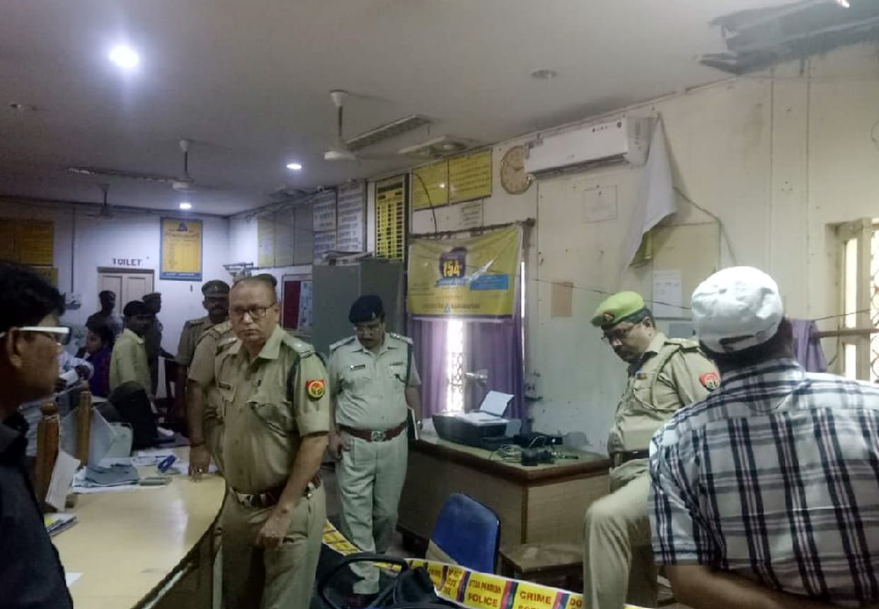 Thieves tried to steal in Allahabad Bank