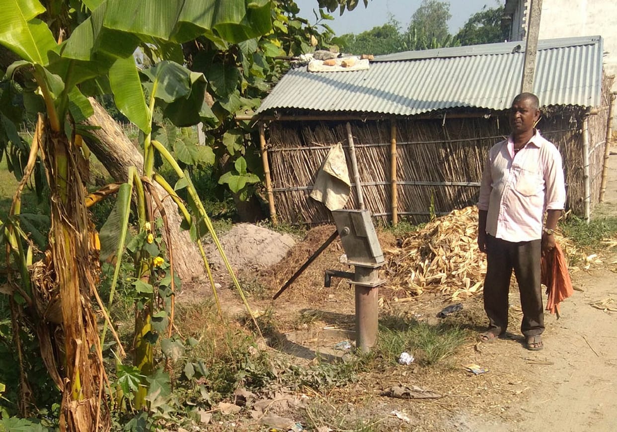 चौपाल वादों से जगमग, झोपडियों में उपेक्षा का अंधेरा