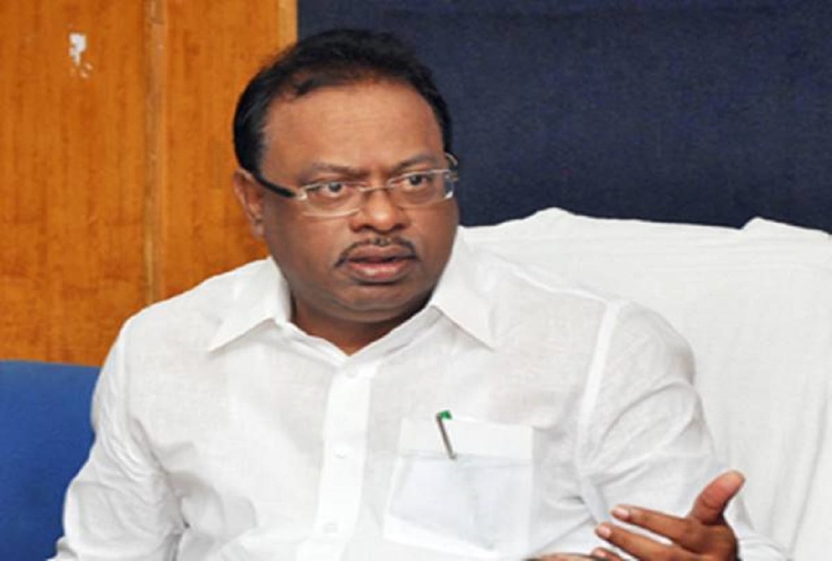 Maharashtra BJP Chief Chandrashekhar Bawankule Dig Uddhav Thackeray MLAs Can Abandon Him Then Why not industri