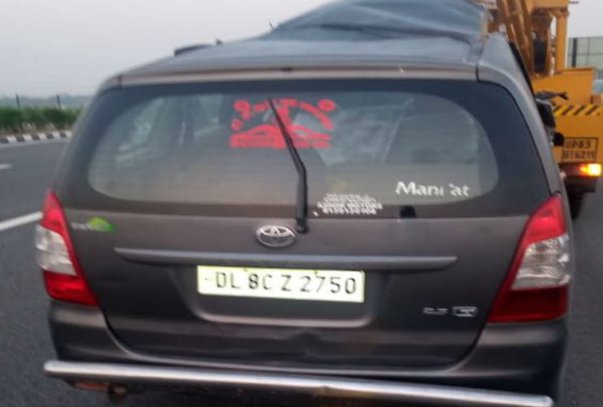four family members killed in car accident on agra lucknow expressway