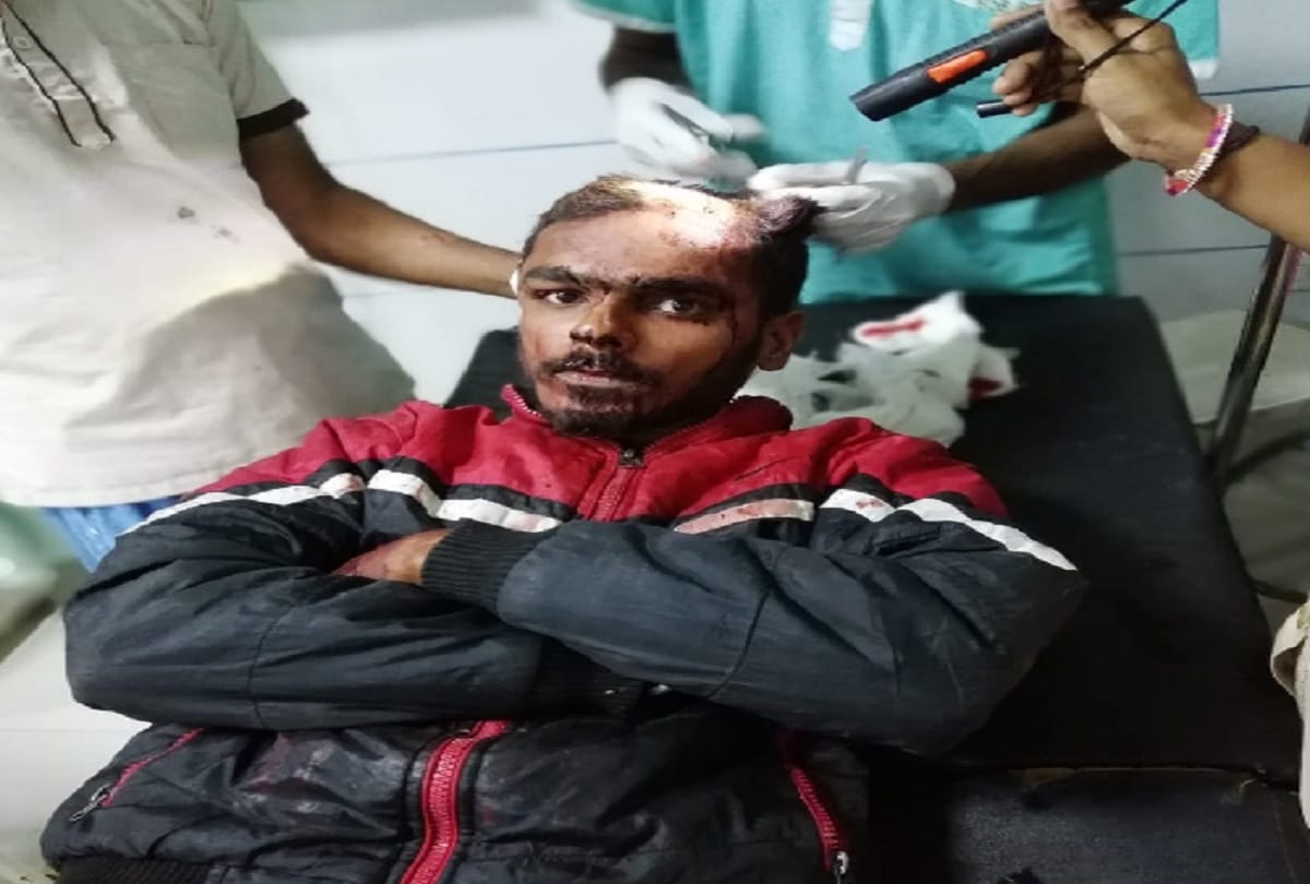 Bus accident in muzaffarnagar and one killed and eighteen injured
