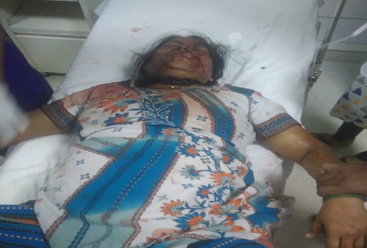 Bus accident in muzaffarnagar and one killed and eighteen injured