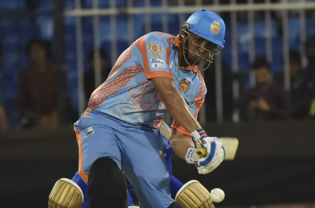 hazratullah zazai smashes six sixes in an over equals yuvraj singh and chris gayles record