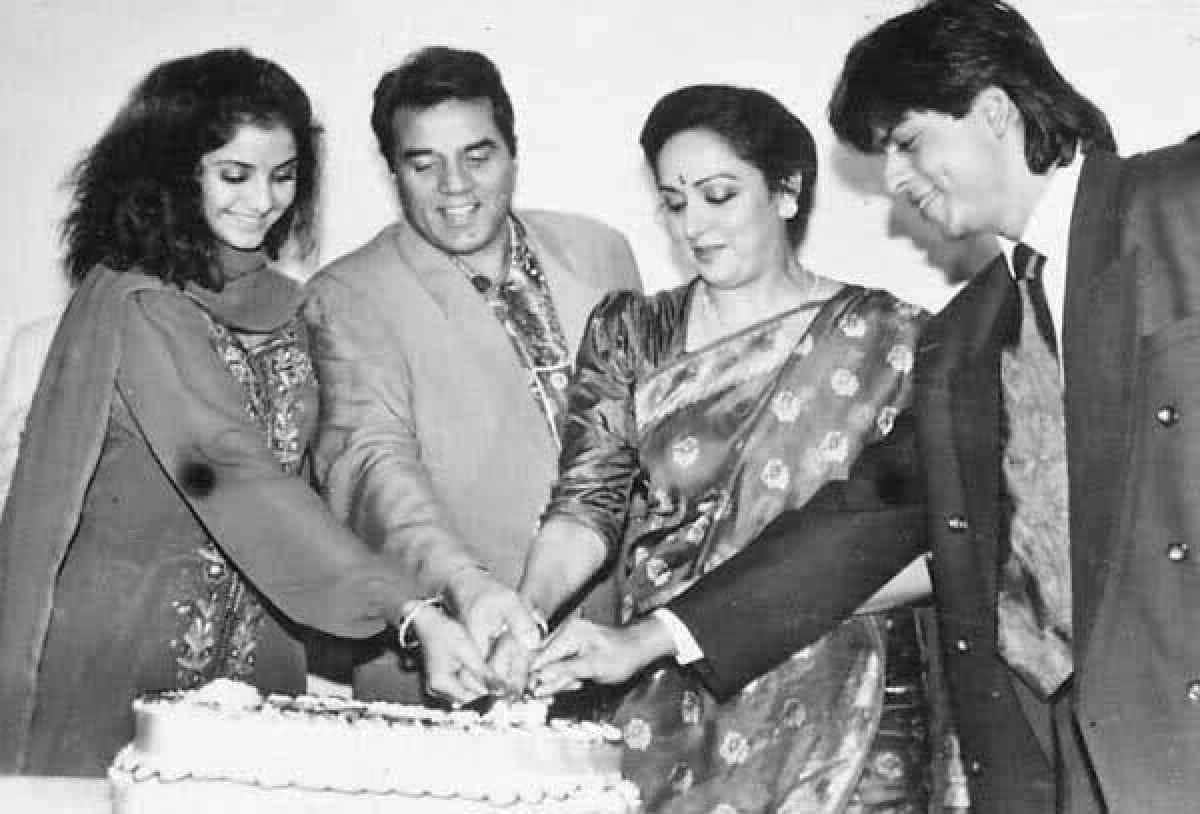 Hema Malini Birthday हेमा का बर्थडे: hema malini hated shahrukh khan hairstyle