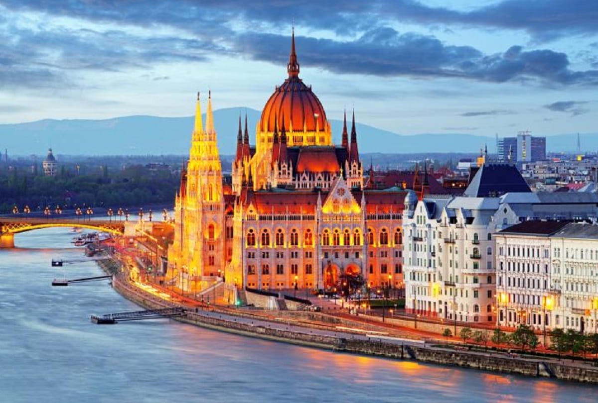 Hungary Restricted sleep on the streets