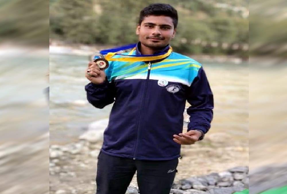 kamaal ali hasan wins silver medal in River rafting national championship 
