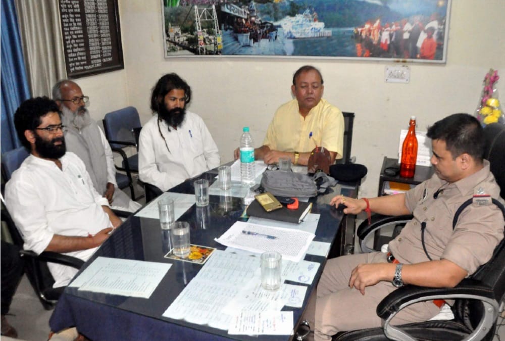 Swami dayanand give Tahrir to police against union minister and aiims 