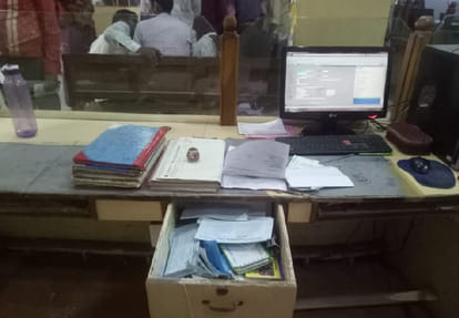 Thieves tried to steal in Allahabad Bank